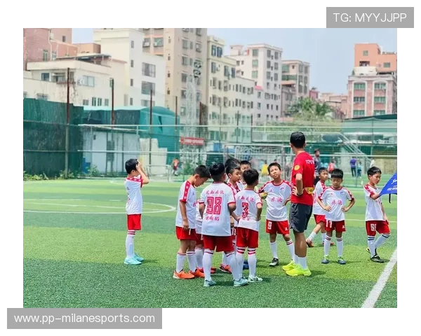 “青训合作项目遍布全国，培养多元化足球人才”，参加足球青训的条件